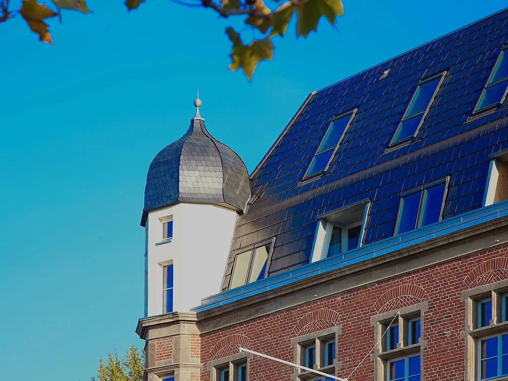 ***** Aparthotel The Red Apartments Duesseldorf Germany